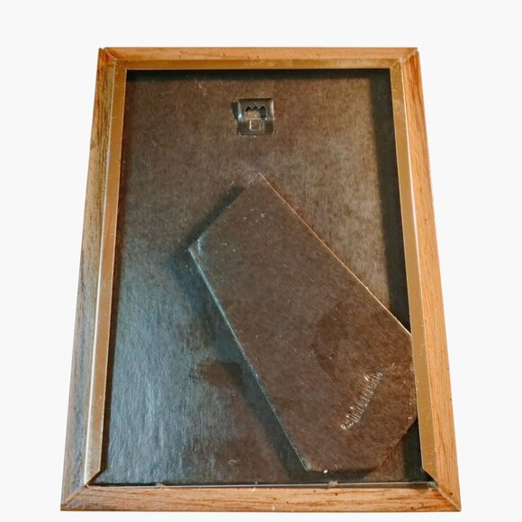 Woodgrain Picture Frame Gold Trim 5x7 Photos Tabletop  Wall Display - Picture 5 of 8